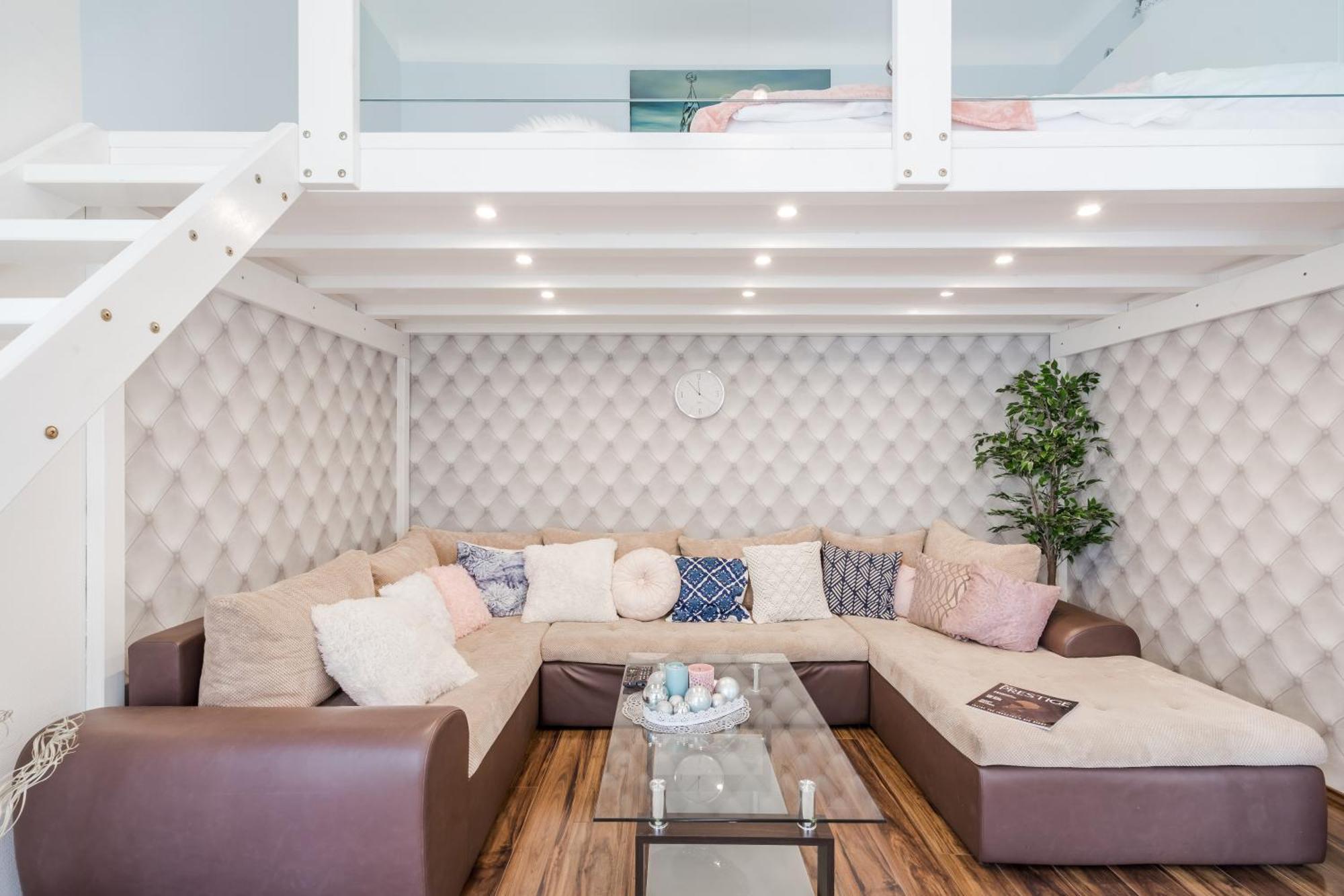 Bpr Stylish Mosaic Home With Terrace 부다페스트 외부 사진